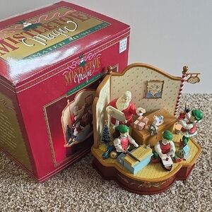 Vintage Mistletoe Christmas Musical Santa Figurine - Santa's Workshop